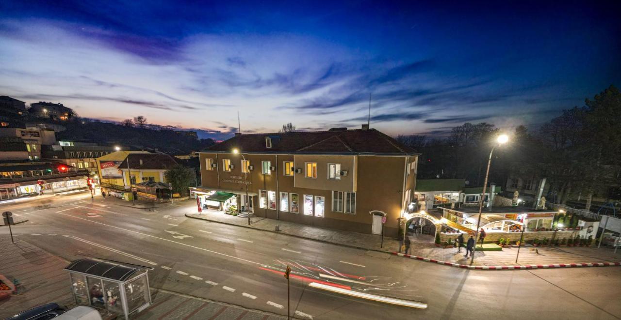 Пансион - Димитър Хадживасилев Svishtov Exterior foto