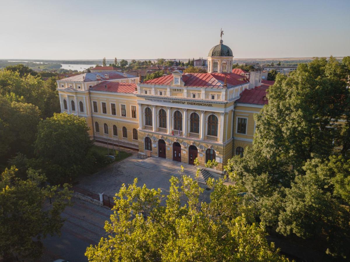Пансион - Димитър Хадживасилев Svishtov Exterior foto