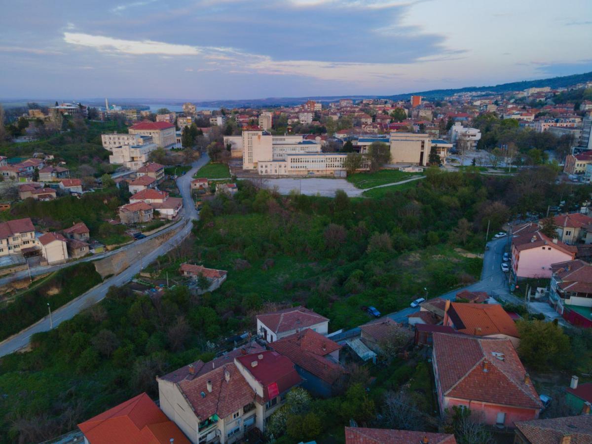 Пансион - Димитър Хадживасилев Svishtov Exterior foto